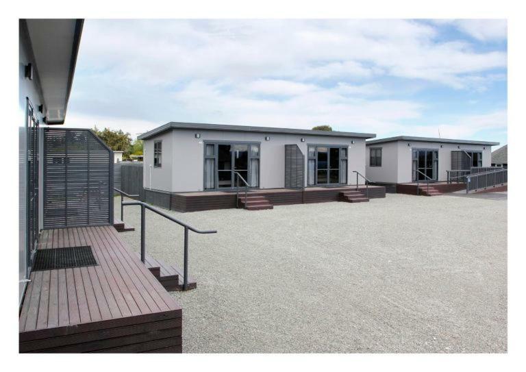 Pine Lake View Lodge Kaiapoi Exterior photo